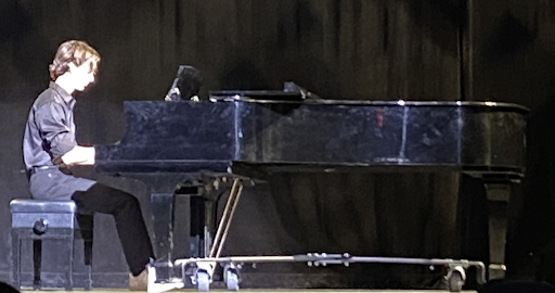 Mael on Piano